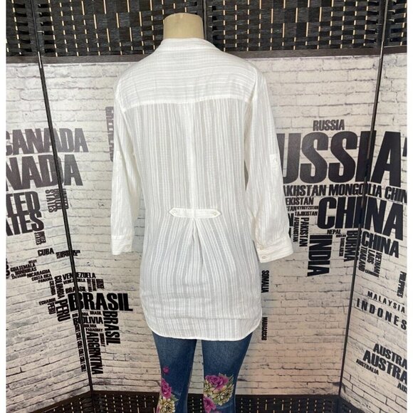 Style & Co. M White Split Neck Button Metallic Accent 3/4 Roll-Tab Sleeve Top - Picture 3 of 5